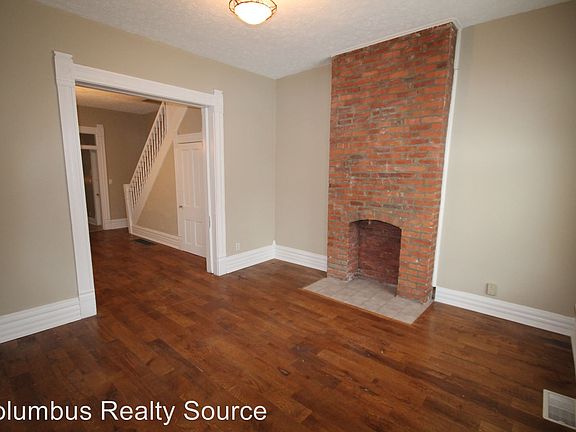 3rd image of 921 Hunter Ave
