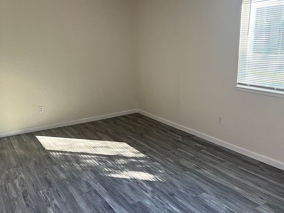 4th image of 225 Tahoe Ave APT A