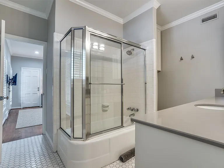 4309 University Blvd — Photo 27