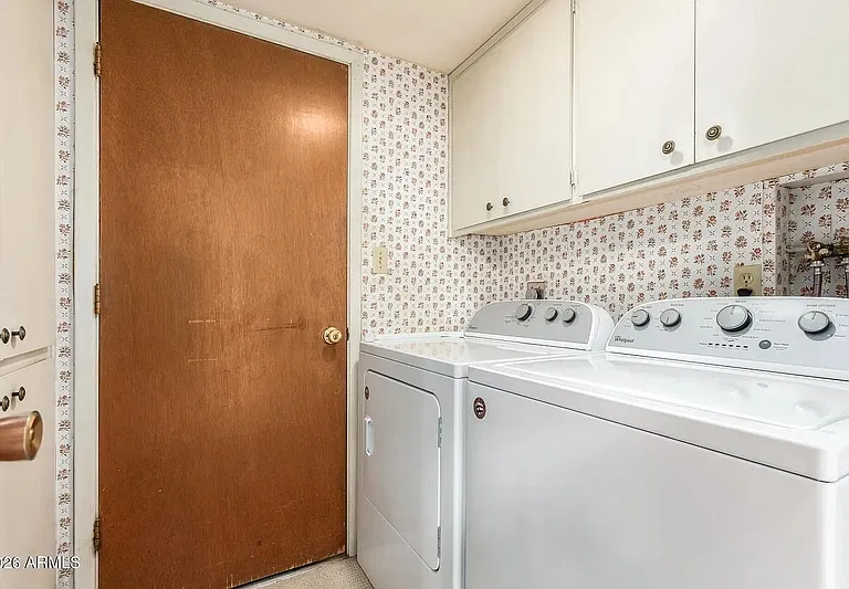 650 E Malibu Dr — Photo 9