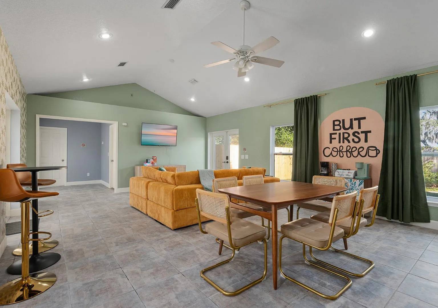 808 Arietta Dr — Photo 3