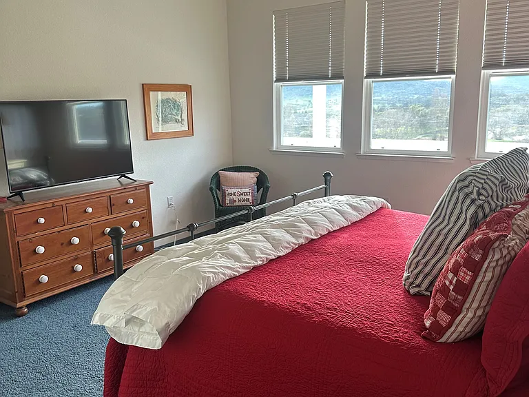 515 Rosebush Ct — Photo 4