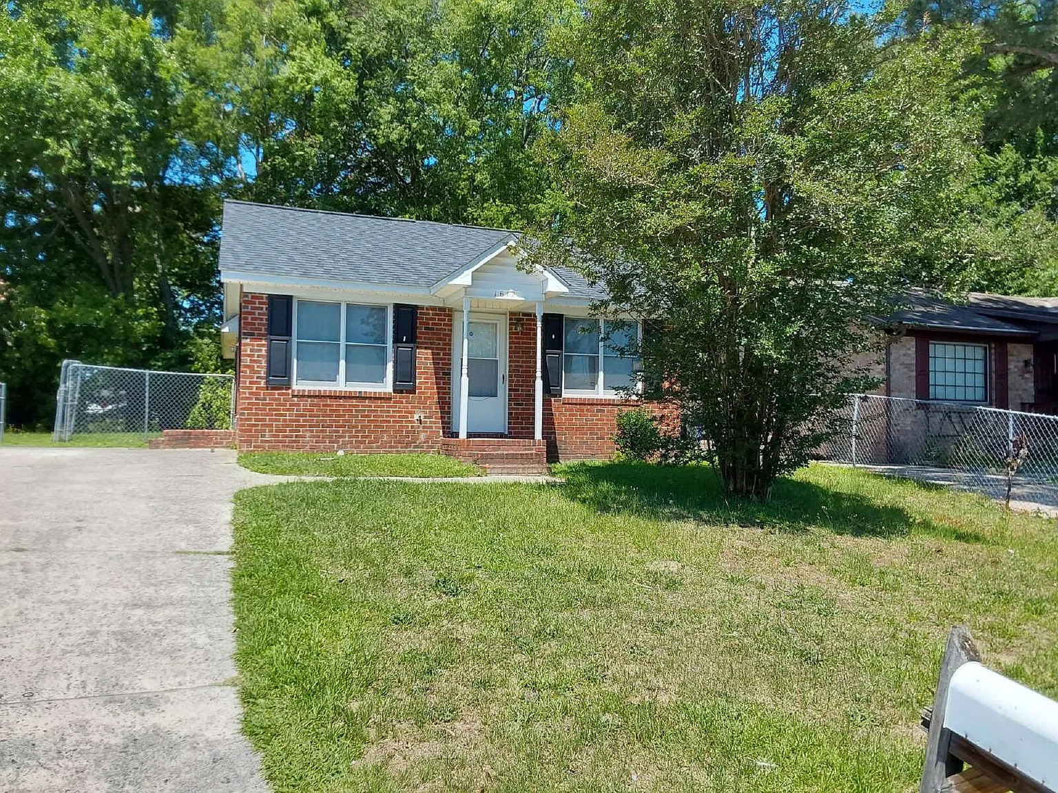3 bed, 1.5 bath, 1031 sqft, $1,125 — Photo 2