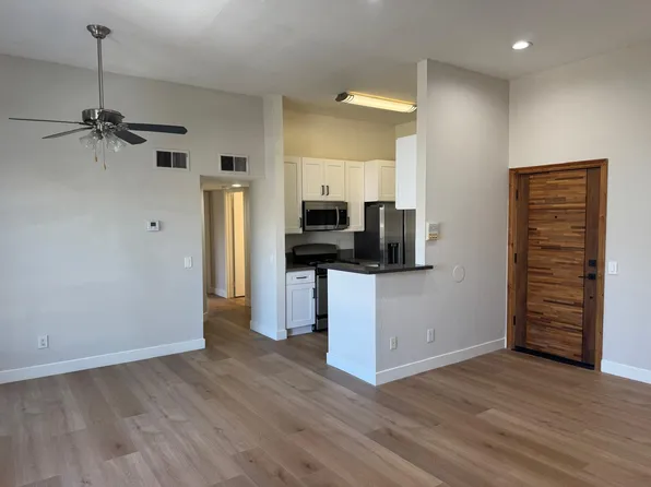 10916 Peach Grove St #3, North Hollywood, CA 91601