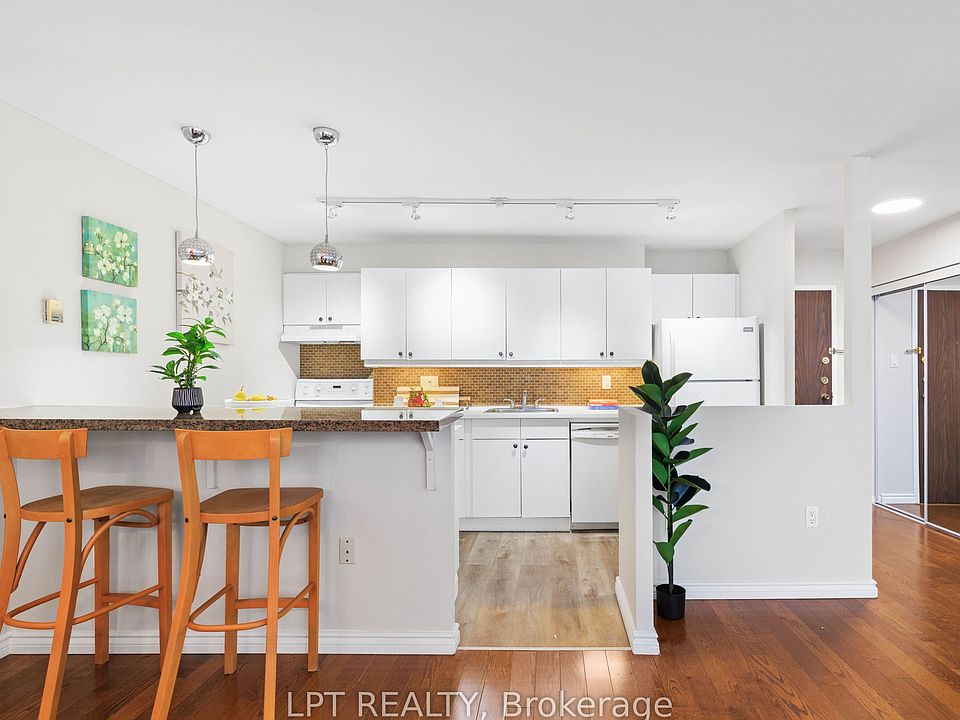 1st image of 15 Torrance Rd #1910