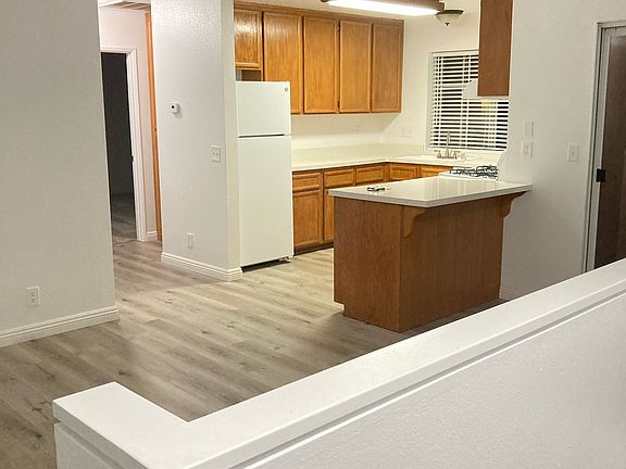 5th image of 130 Jefferson Ave Unit A