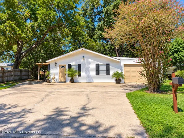 2011 Polk Ave, Pascagoula, MS 39567