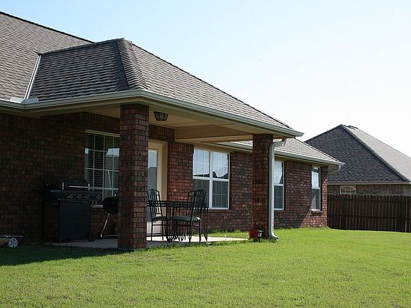 2nd image of 1208 Hershel Dr