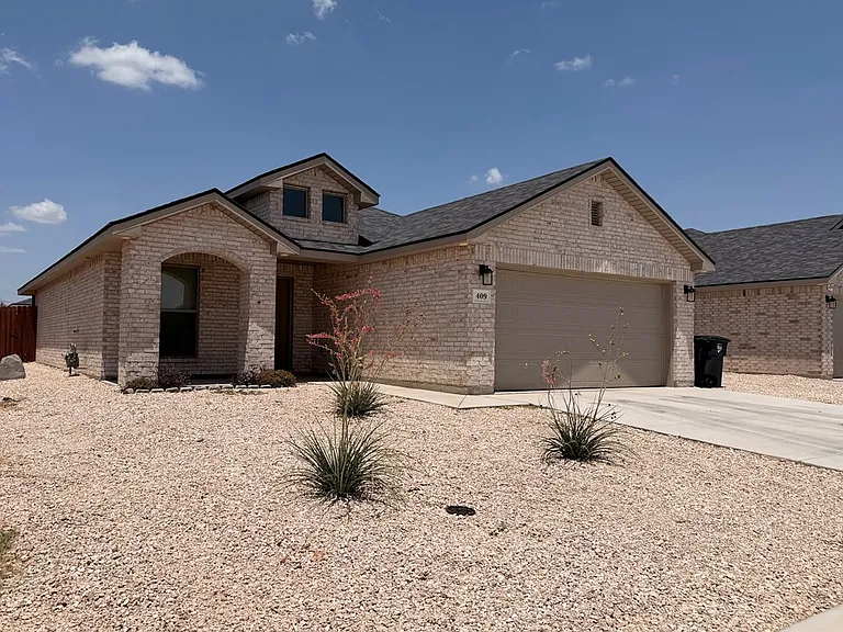 409 Chitalpa Dr — Photo 3