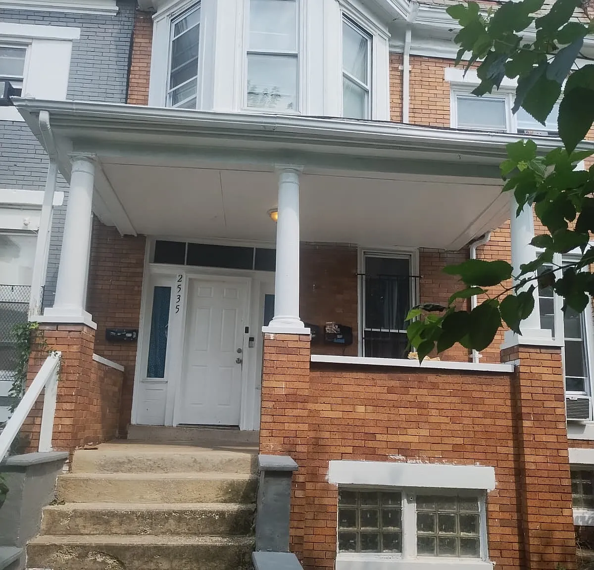 2 bed, 912 sqft, $1,580 — Photo 1