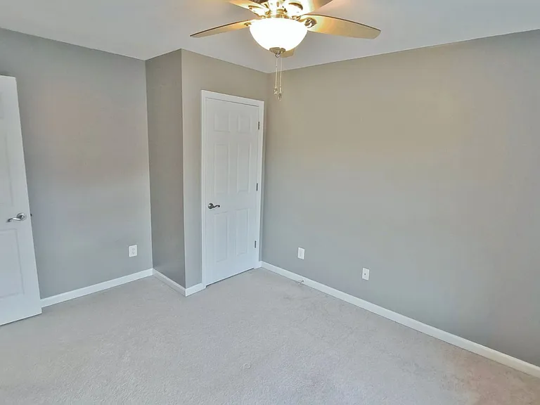 253 N Front St — Photo 34