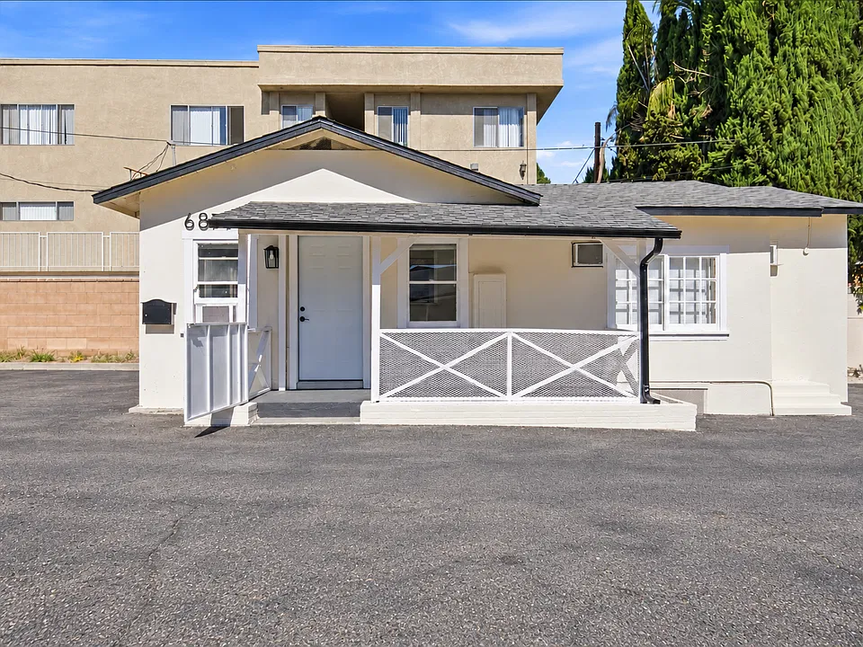 6860-6870 Hazeltine Ave #6874