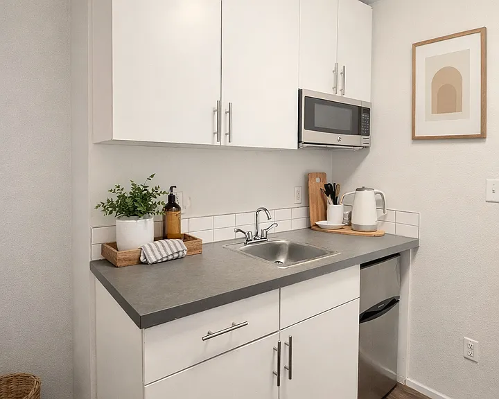 Horizon Greenwood Apartments — Photo 12
