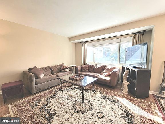 3rd image of 4201 Cathedral Ave NW APT 820E