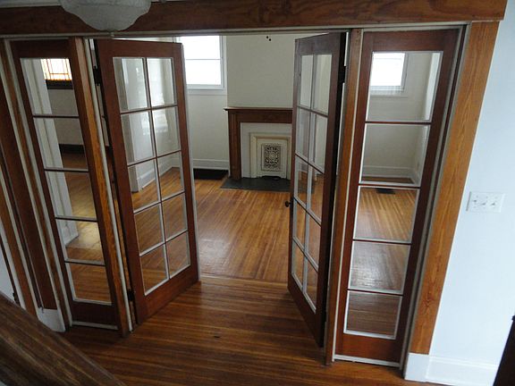 5th image of 3936 Burwood Ave