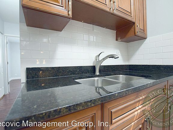 5th image of 3631 W Dickens Ave APT Ga