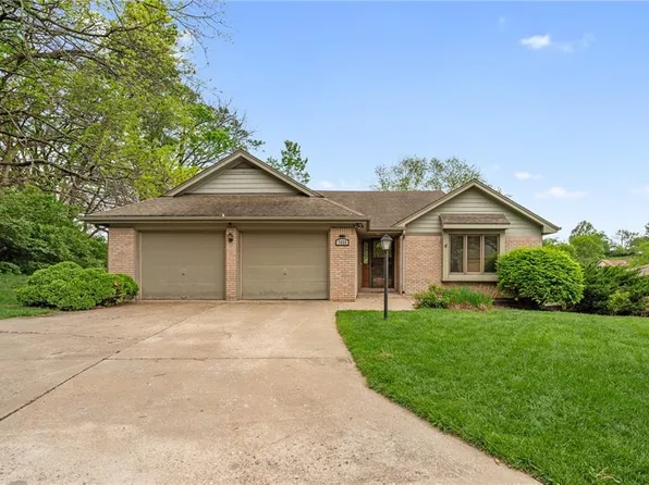 1533 Medinah Rd, Lawrence, KS 66047