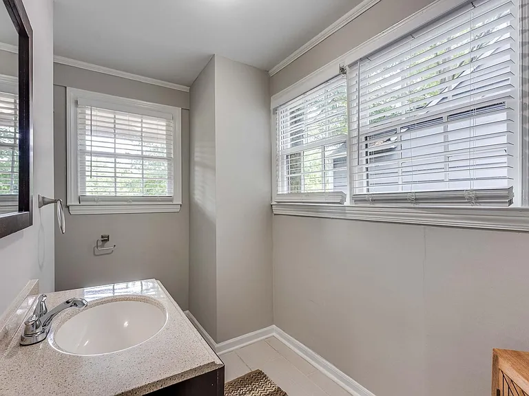 1043 Faith Ave SE — Photo 15