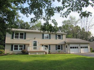 127 Firestone Dr, Rochester, NY 14624