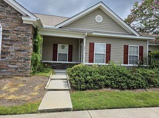 60 Stonelake Cir, Savannah, GA 31419