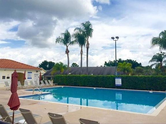 4th image of 8813 Grand Palms Cir APT A