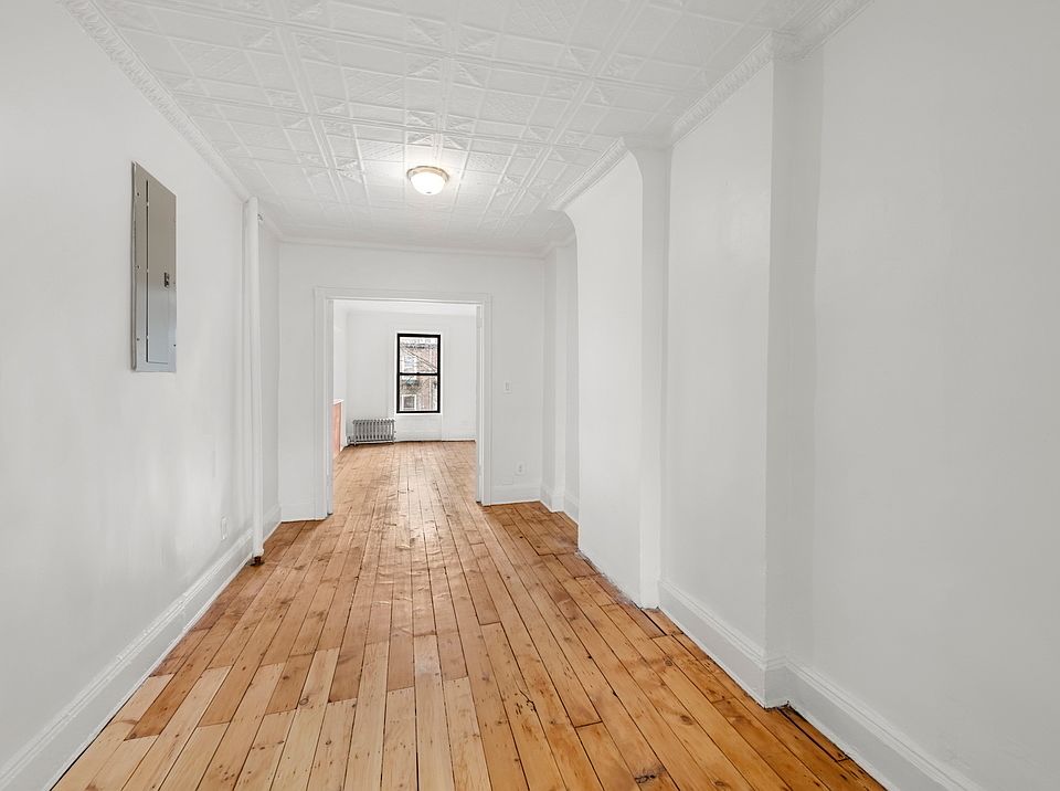 2nd image of 226 Union St APT 3