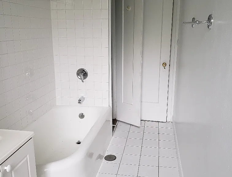 1435 W Pratt Blvd #2 — Photo 24