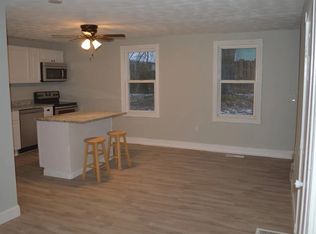 4 1st St #B, Sutton, MA 01590