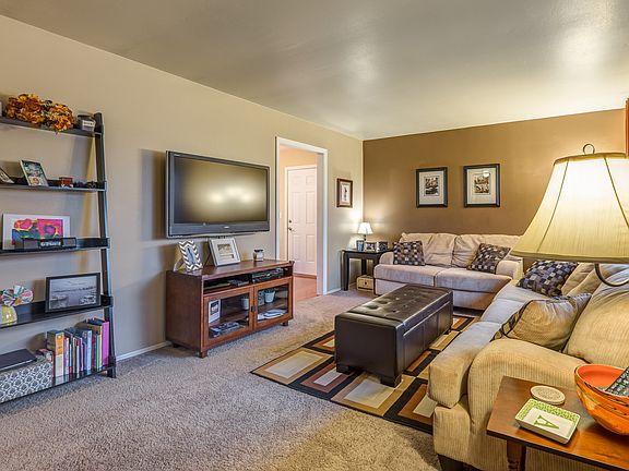 5th image of 132 Golfwood Dr