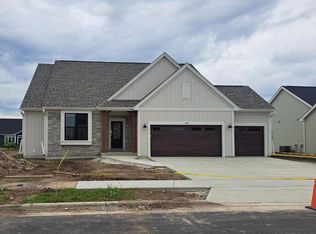 1267 Wild Rye Ln, Oconomowoc, WI 53066