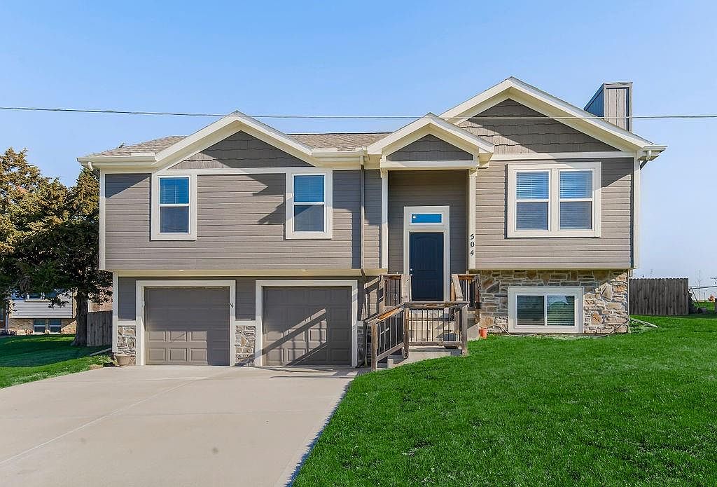 504 Oregon St, Leavenworth, KS 66048 Zillow