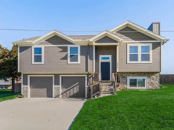 504 Oregon St, Leavenworth, KS 66048