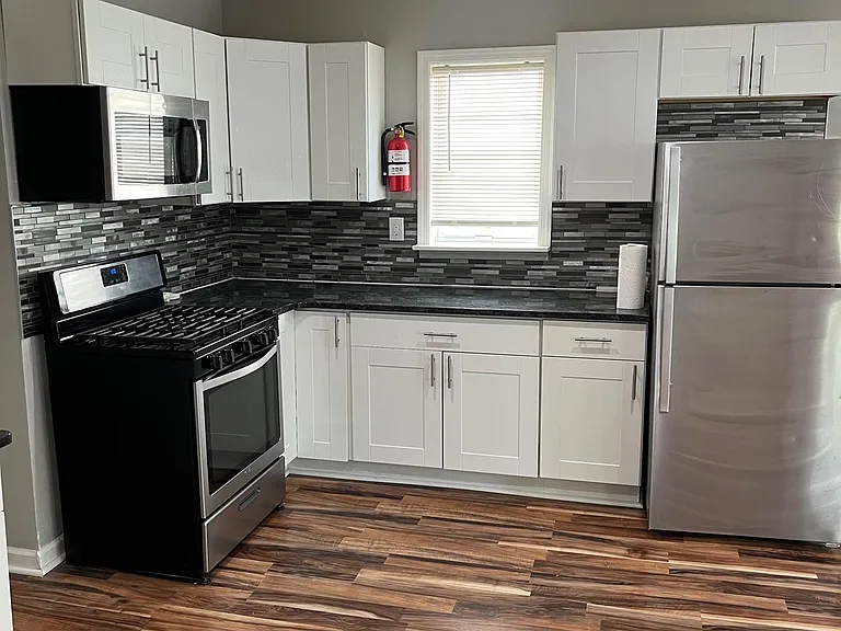 246 Britton Ave — Photo 6