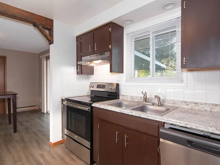 906 S McDonald Rd — Photo 3