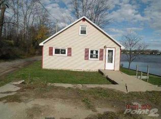 8873 Narrow Lake Rd, Springport, MI 49284