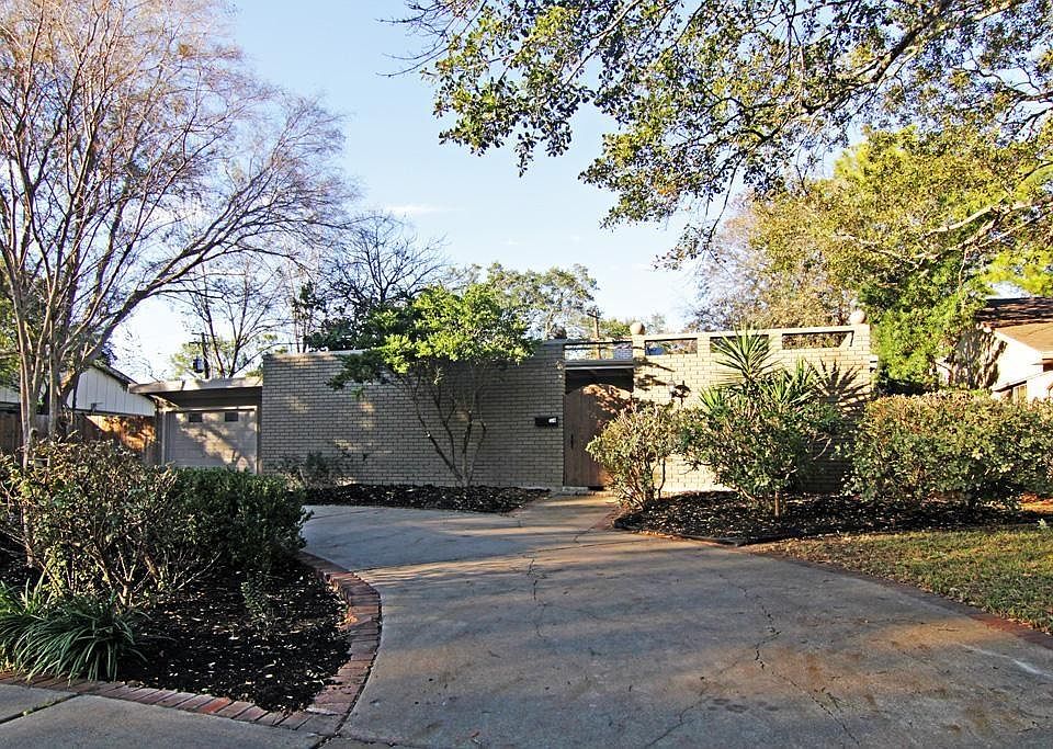 1st image of 7806 Meadowcroft Dr