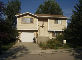 909 N Ash St, Gillette, WY 82716