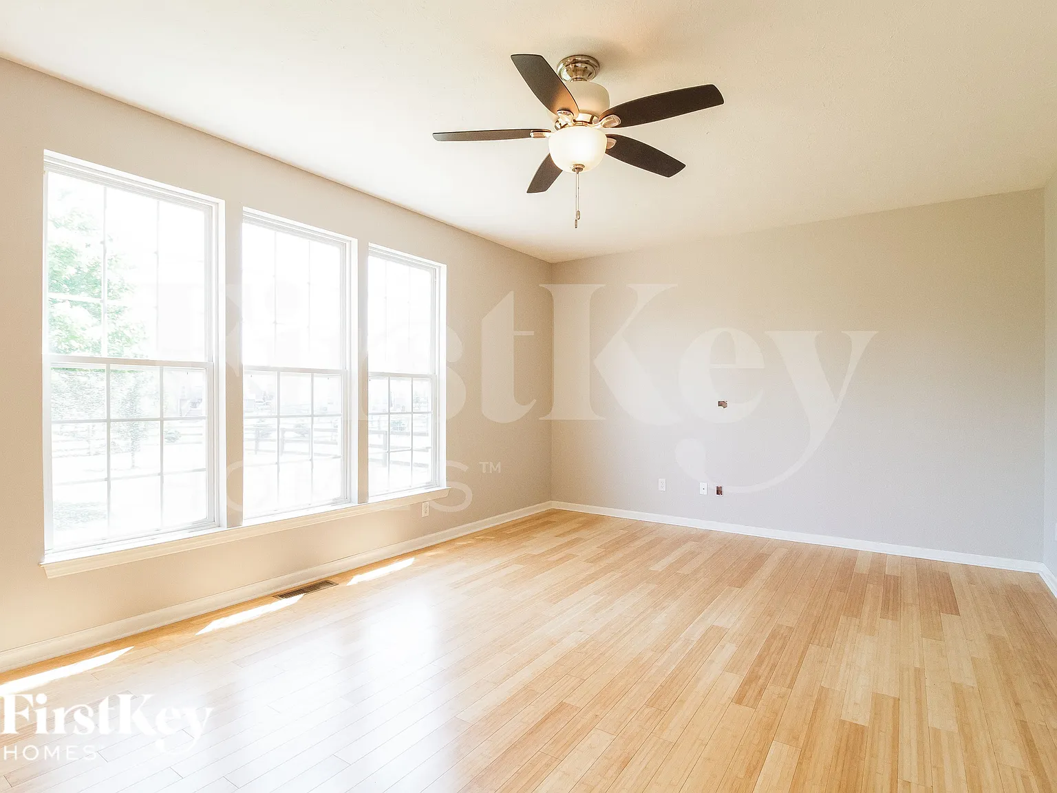 3 bed, 2.5 bath, 1966 sqft, $2,610 — Photo 4