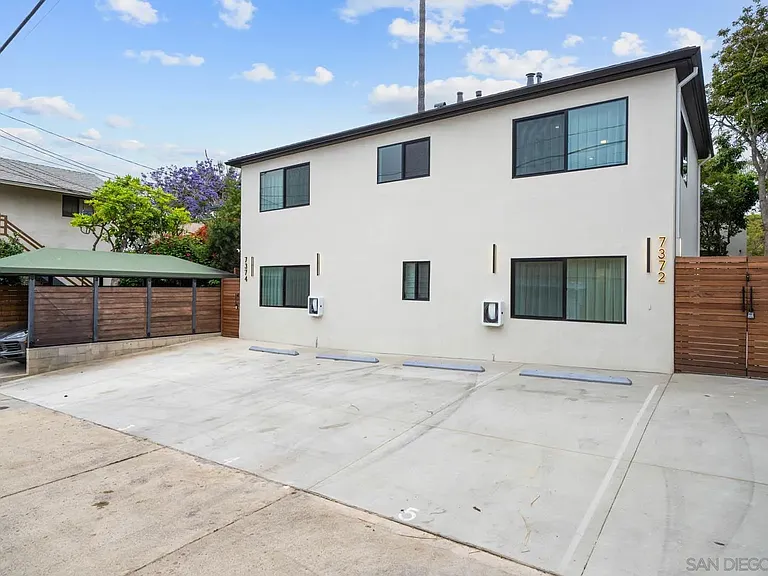 7374 Bishops Ln — Photo 8