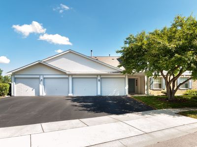 1000 Radclyffe Ct APT B, Elgin, IL, 60120