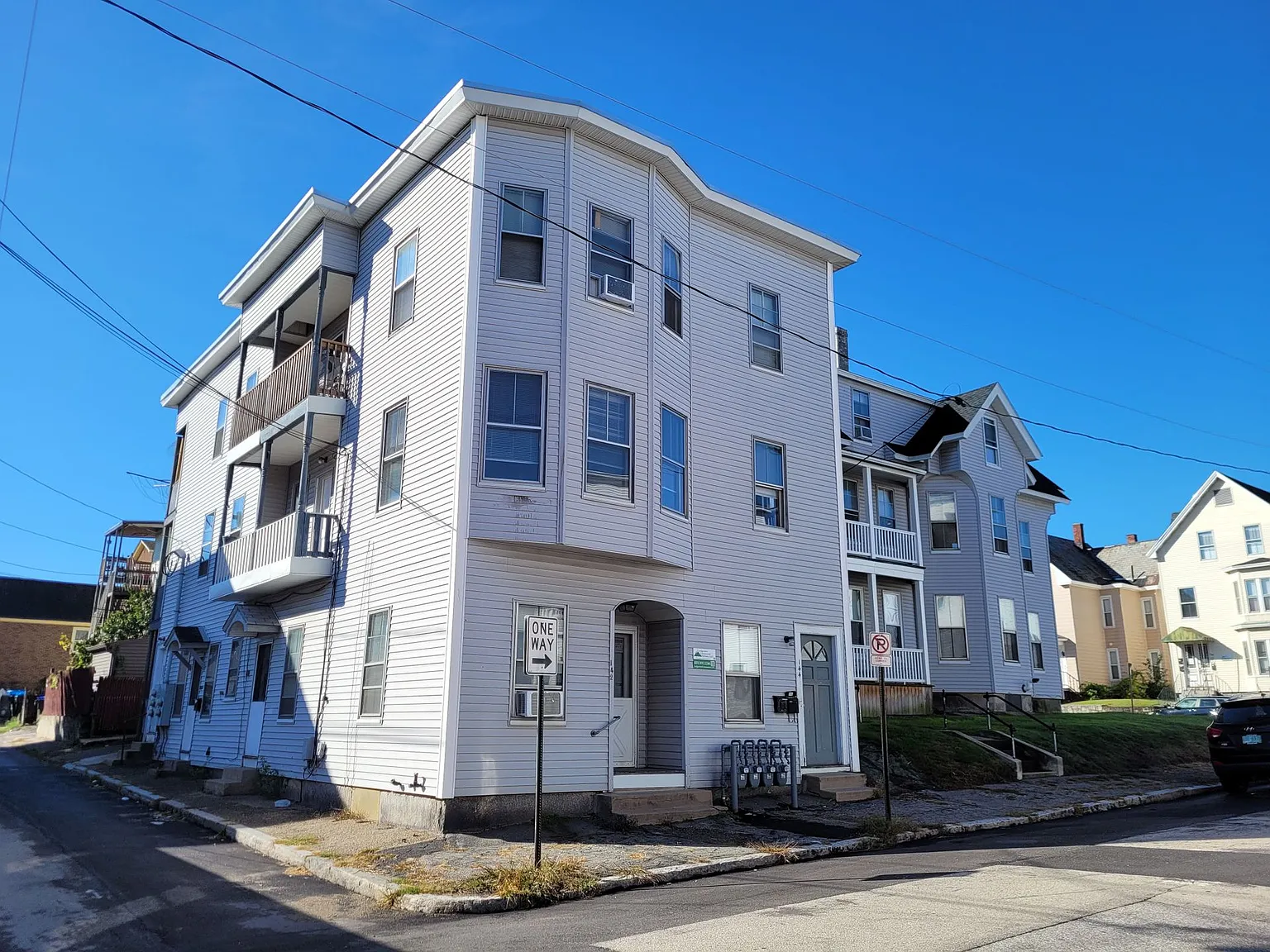 323 Dubuque St & 142-146 Wayne St — Photo 1