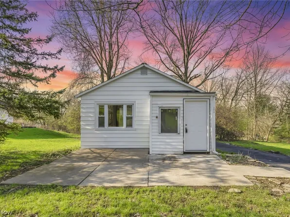 12316 Upper Sunset Dr, Cleveland, OH 44125