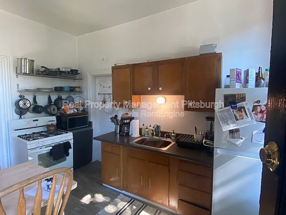 3rd image of 207 S Millvale Ave Unit 1
