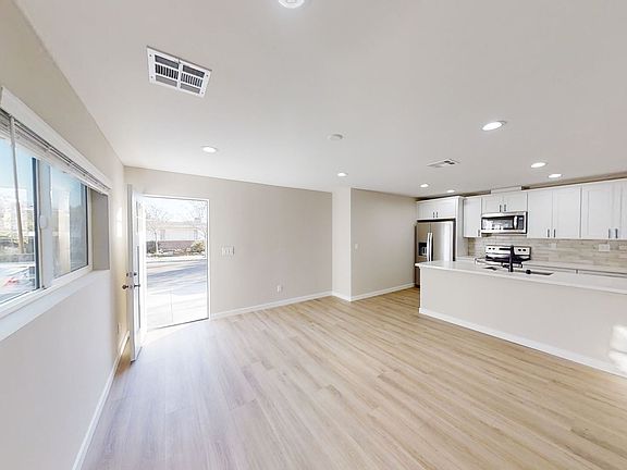 3rd image of 5484 Dorothy Dr