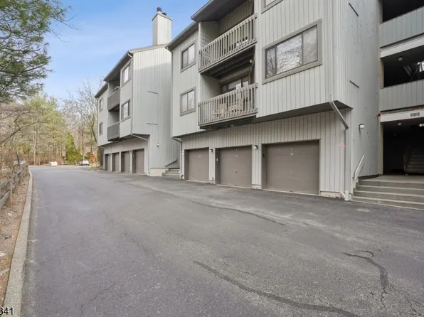 224 Magnolia Rd, Ramsey Boro, NJ 07446