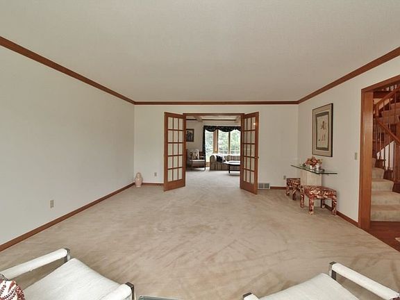 5th image of 5860 Forest Creek Dr