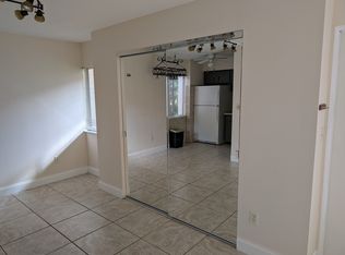 2920 Clark Rd APT 101, Sarasota, FL 34231