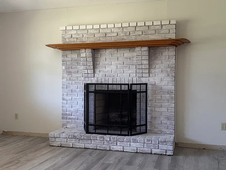 203 Cherokee Dr — Photo 4