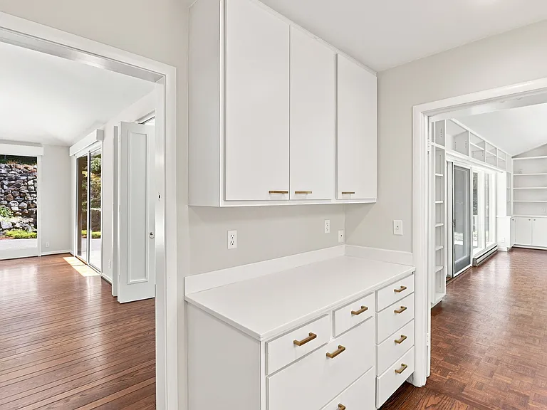 820 Eucalyptus Ave — Photo 25