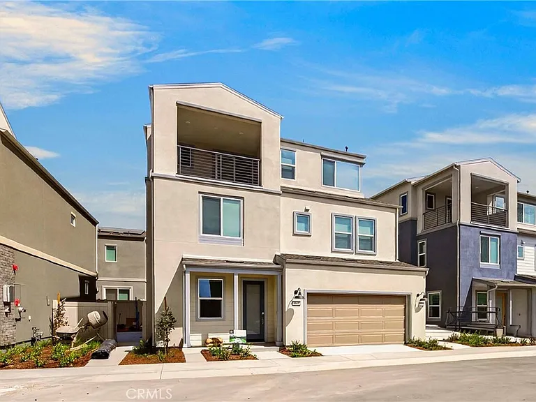 1041 Citrus Ave — Photo 2
